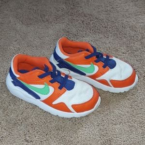 Toddler Boy Size 9 Nike Shoes